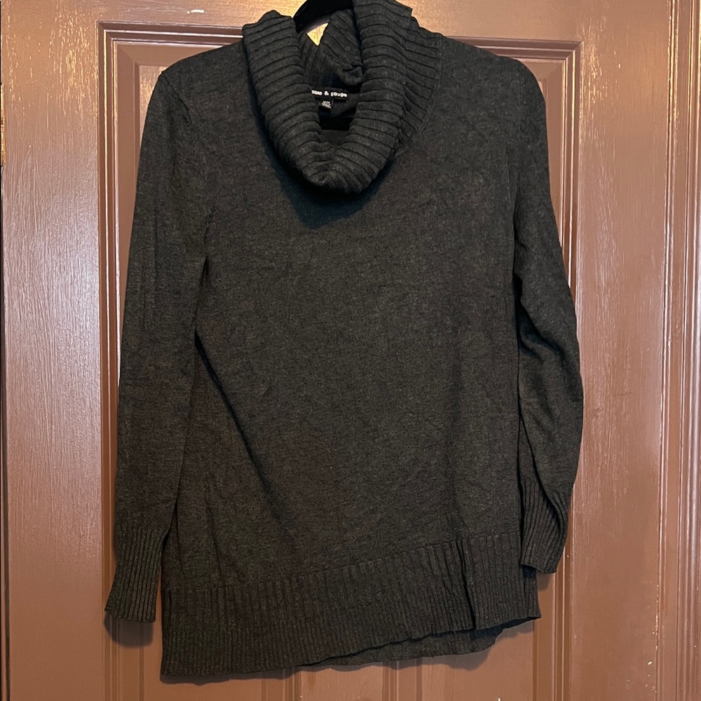 Cable and Gauge Gray Mock Turtleneck Sweater M